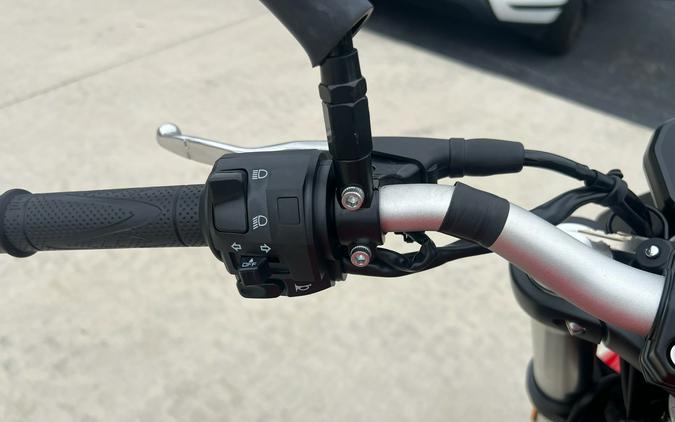 2024 Benelli 302S