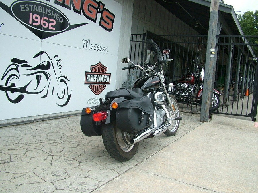 2006 Harley-Davidson® XL883C - Sportster® 883® Custom