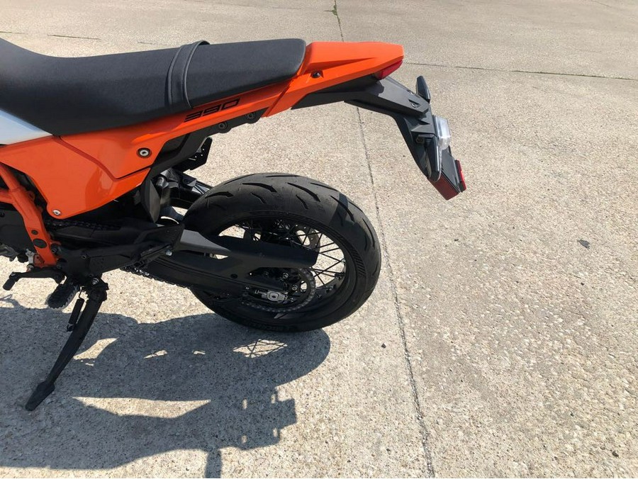 2025 KTM 390 SMC R