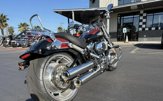 2025 Harley-Davidson Fat Boy Whiskey Fire / Vivid Black