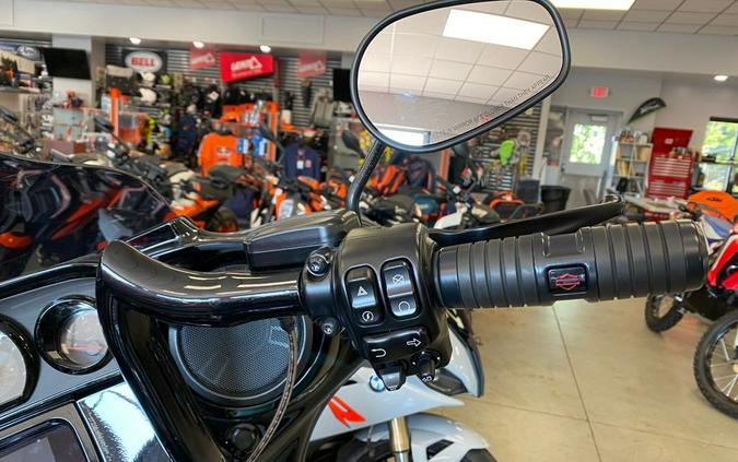 2020 Harley-Davidson® CVO STREET GLIDE