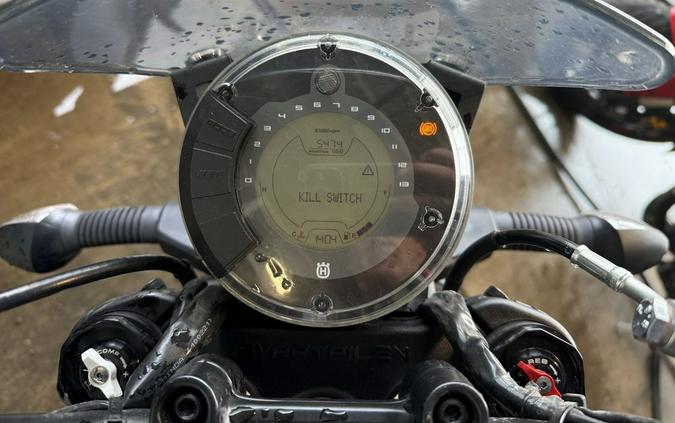 2023 Husqvarna Svartpilen 401