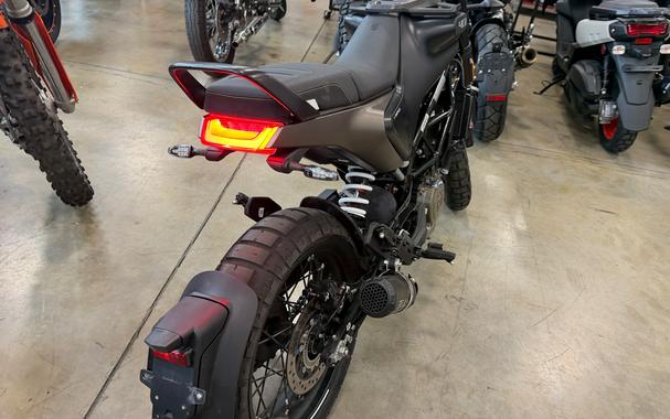 2023 Husqvarna Svartpilen 401