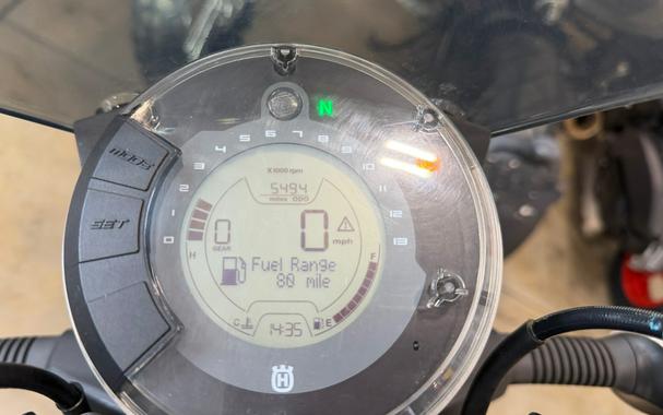 2023 Husqvarna Svartpilen 401