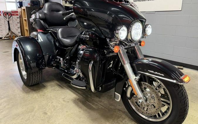 2018 Harley-Davidson Trike FLHTCUTG - Tri Glide Ultra