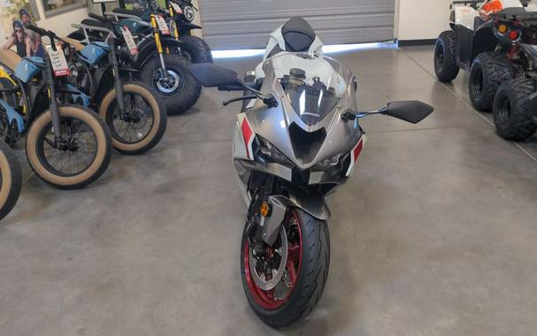 2024 Kawasaki Ninja® ZX™-6R ABS Pearl Robotic White/Metallic Graphite Gray