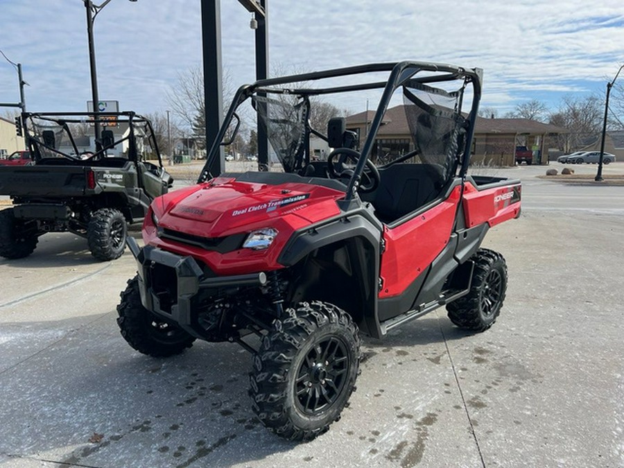 2025 Honda Pioneer 1000 Deluxe