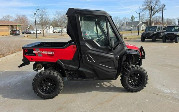 2025 Honda Pioneer 1000 Deluxe
