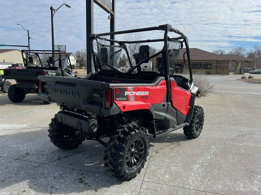2025 Honda Pioneer 1000 Deluxe