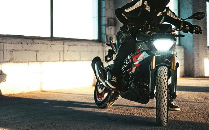 2025 BMW G 310 R