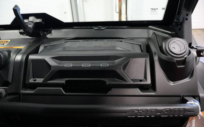 2026 Can-Am® Defender 6x6 Limited HD10