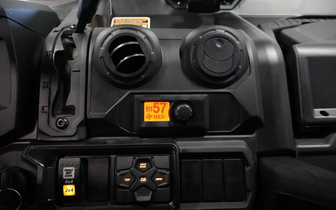 2026 Can-Am® Defender 6x6 Limited HD10