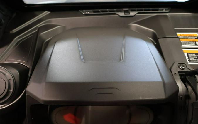 2026 Can-Am® Defender 6x6 Limited HD10