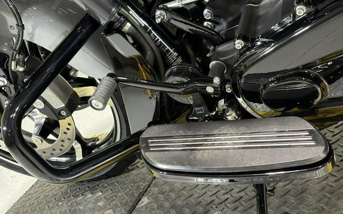 2026 Harley-Davidson® Road Glide® Dark Billiard Gray - Black