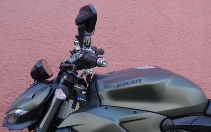 2024 Ducati Streetfighter V2 Storm Green