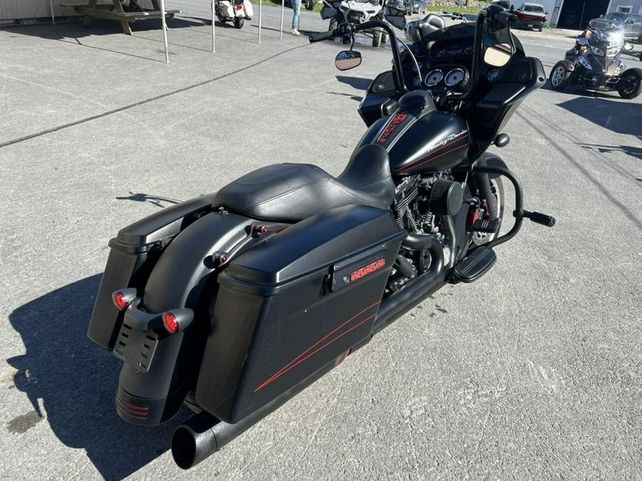 2011 Harley-Davidson® FLTRX - Road Glide® Custom