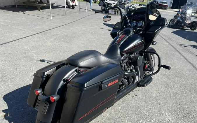 2011 Harley-Davidson® FLTRX - Road Glide® Custom