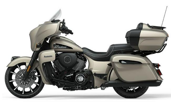2022 Indian Roadmaster® Dark Horse®