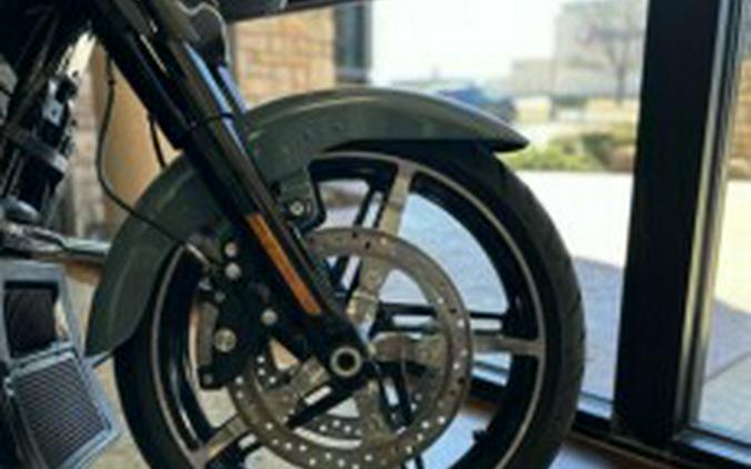 2024 Harley-Davidson Street Glide® SHARKSKIN