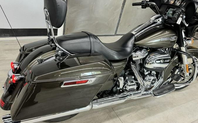 2021 Harley-Davidson® Street Glide Base