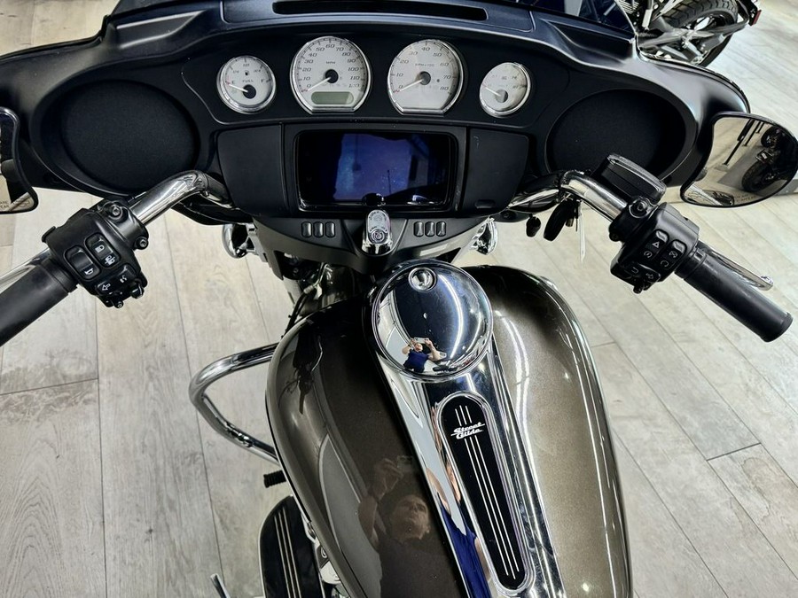 2021 Harley-Davidson® Street Glide Base