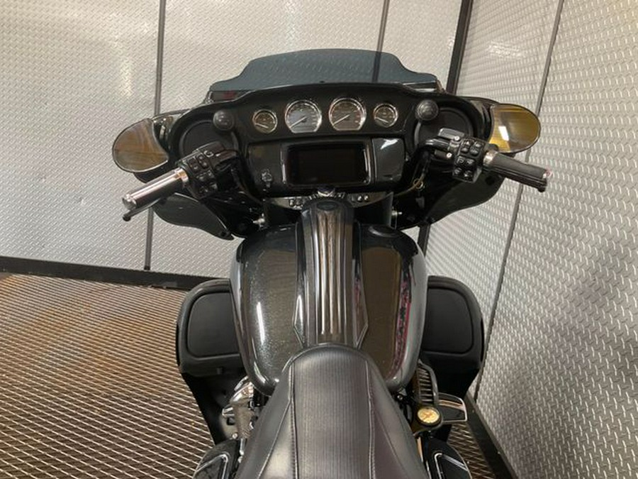 2017 Harley-Davidson Street Glide CVO