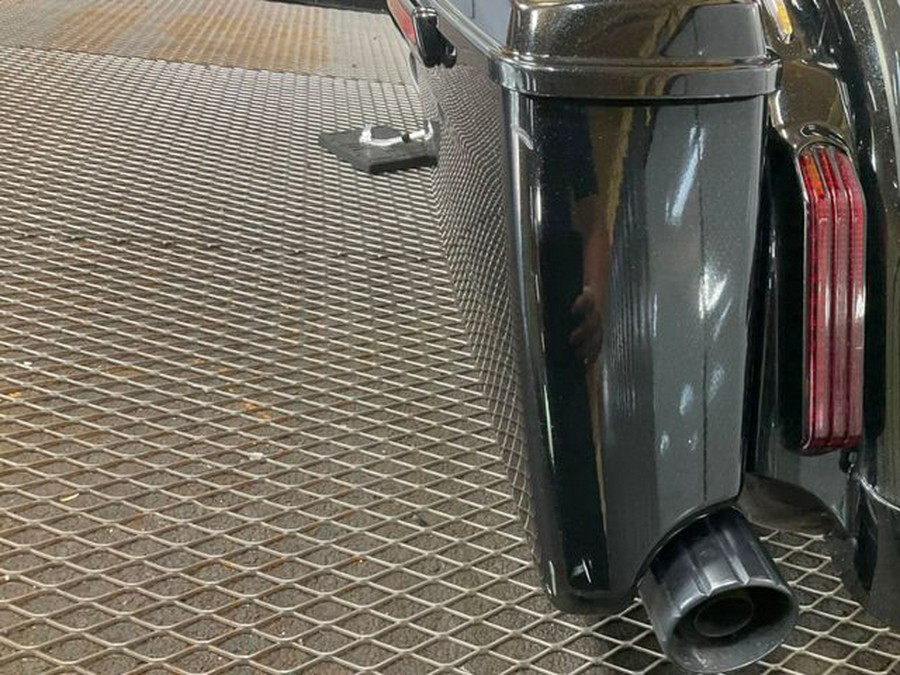 2017 Harley-Davidson Street Glide CVO