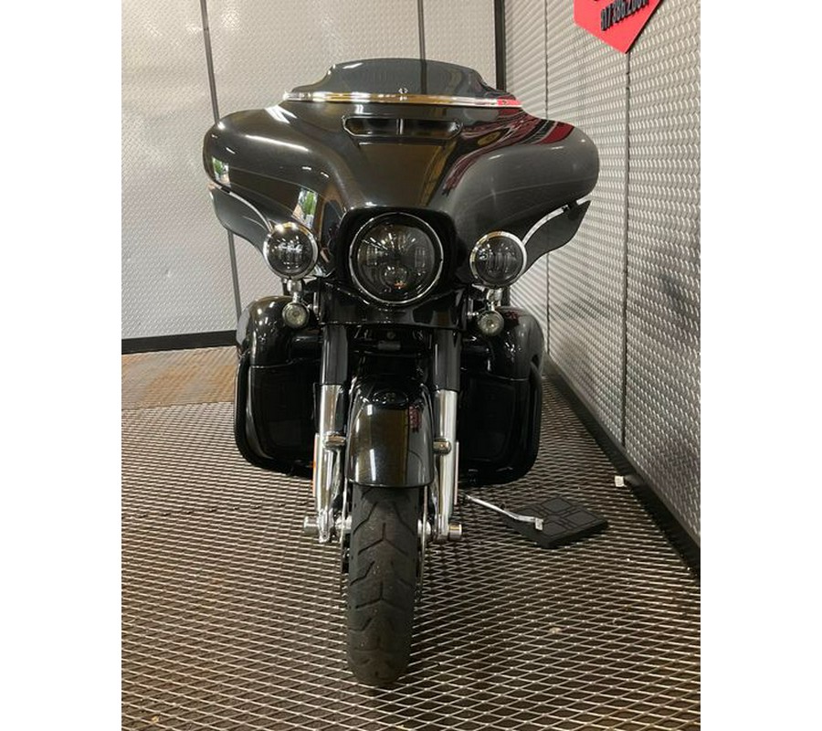 2017 Harley-Davidson Street Glide CVO