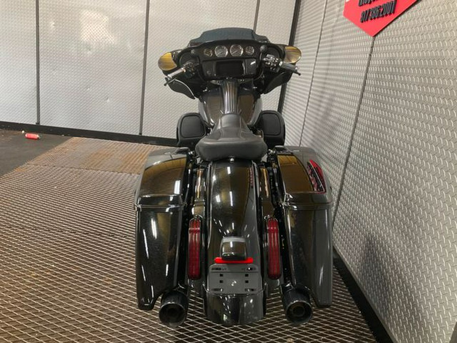 2017 Harley-Davidson Street Glide CVO