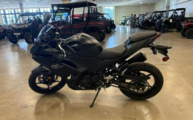 2026 Kawasaki Ninja 500 Metallic Flat Spark Black