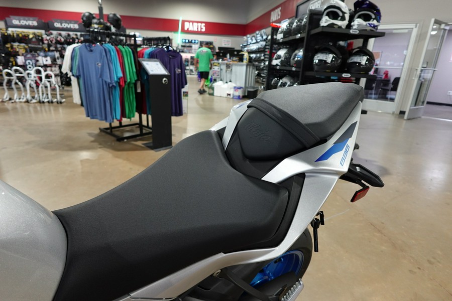 2027 Kawasaki Ninja® ZX™-6R ABS