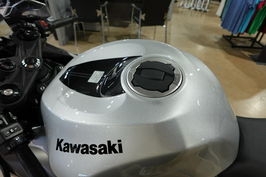 2027 Kawasaki Ninja® ZX™-6R ABS