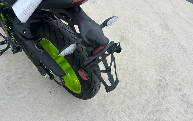 2024 Benelli 302S