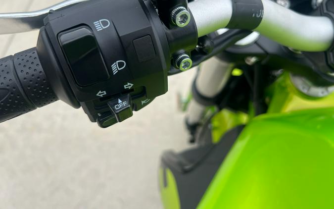 2024 Benelli 302S