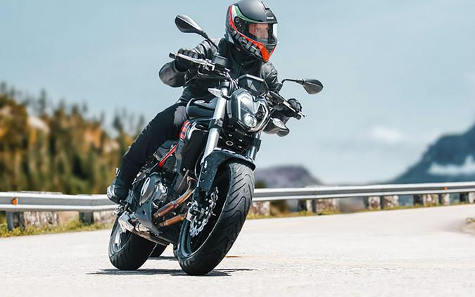 2024 Benelli 302S