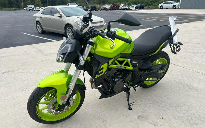 2024 Benelli 302S