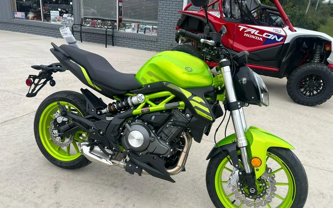2024 Benelli 302S