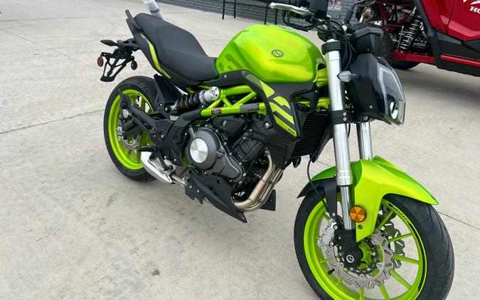 2024 Benelli 302S