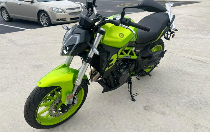 2024 Benelli 302S