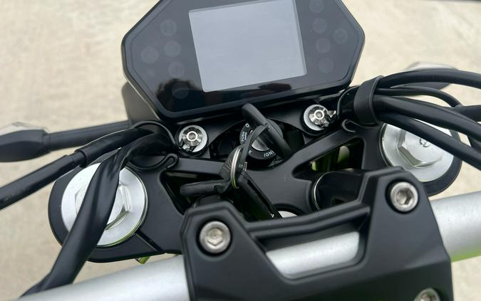 2024 Benelli 302S