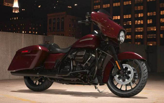 2018 Harley-Davidson® STREET GLIDE S