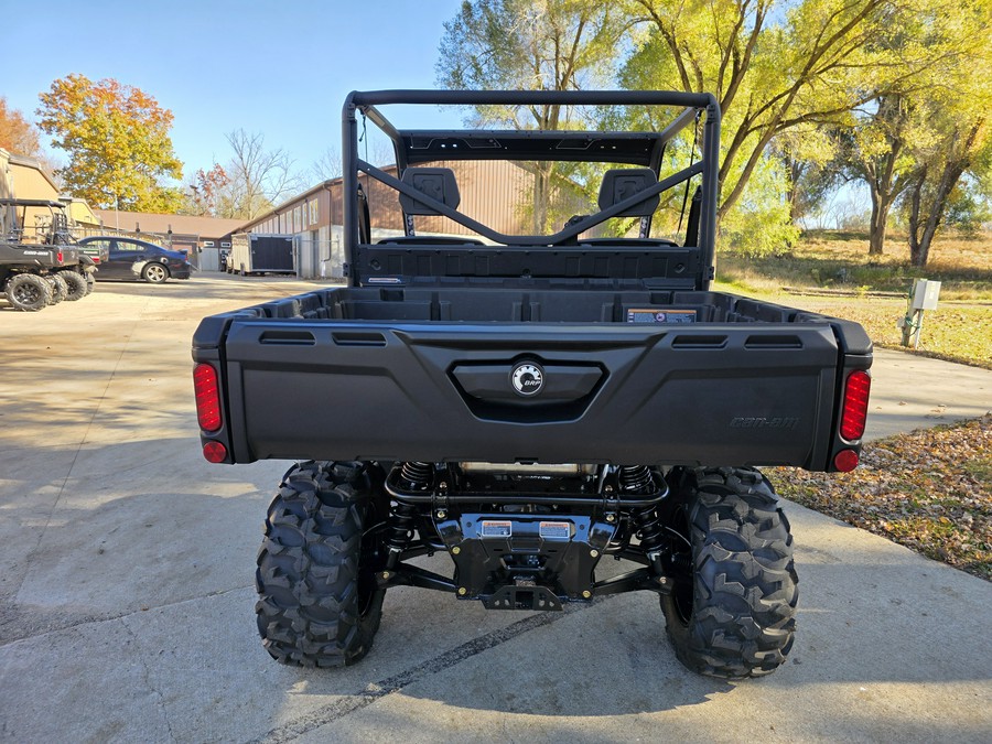 2025 Can-Am Defender HD7