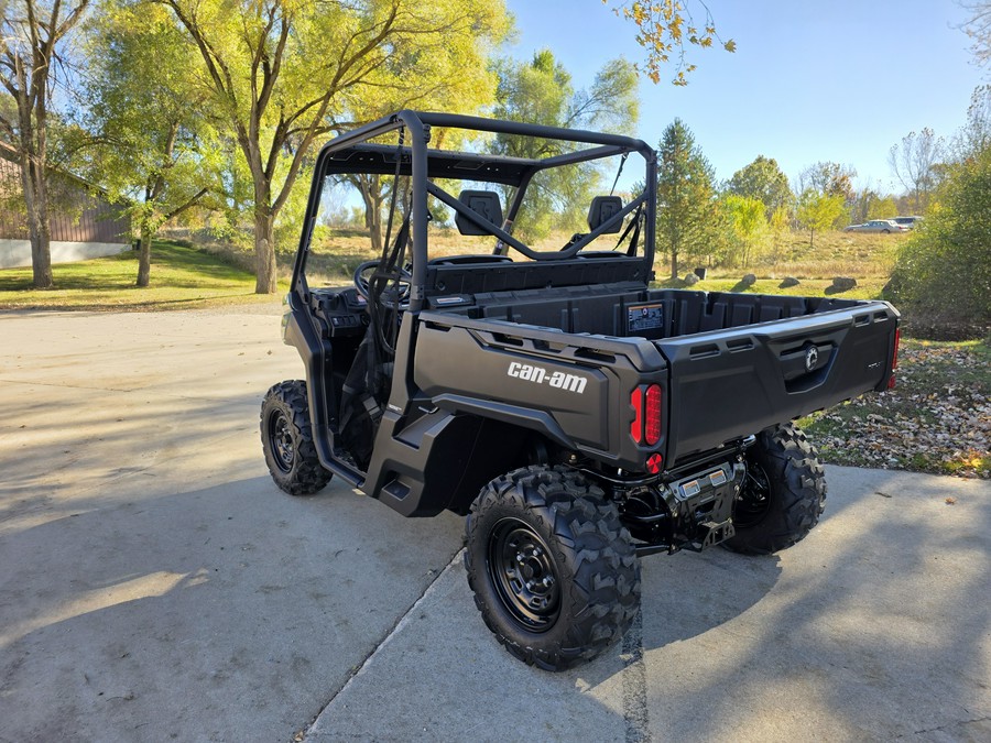 2025 Can-Am Defender HD7