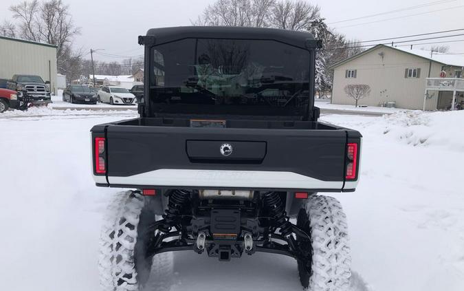 2026 Can-Am DEFENDER LTD CAB HD11