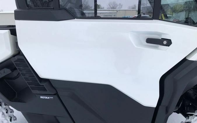 2026 Can-Am DEFENDER LTD CAB HD11