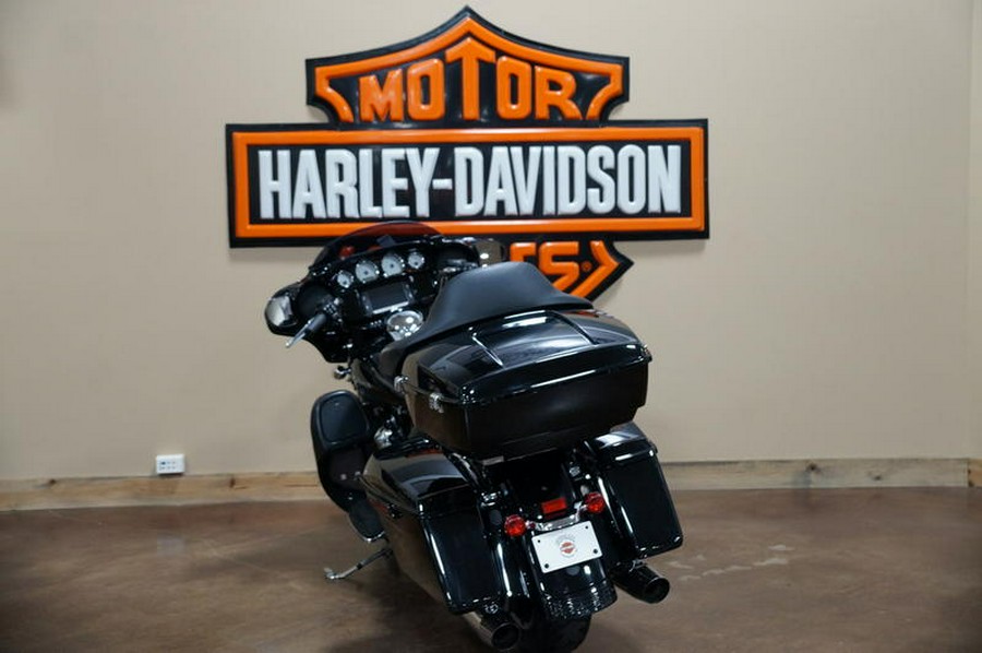 2017 Harley-Davidson® FLHXS - Street Glide® Special