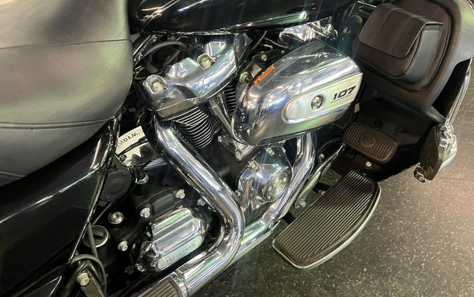 2018 Harley-Davidson Tri Glide Ultra Vivid Black FLHTCUTG