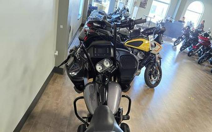 2016 Harley-Davidson® FLTRX - Road Glide®