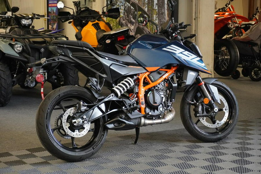 2026 KTM 390 Duke