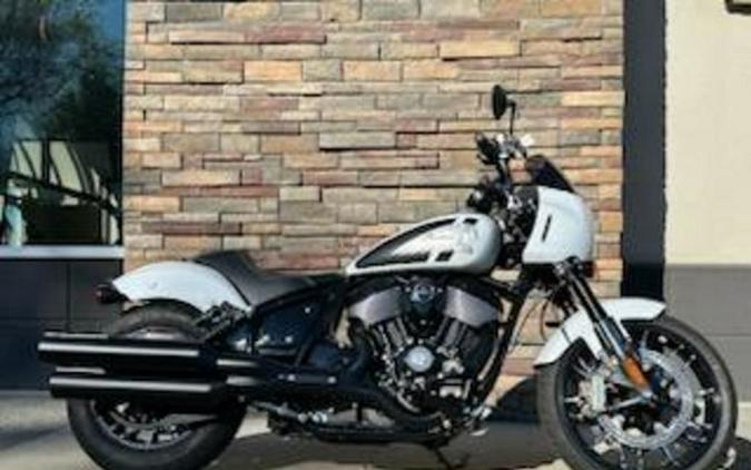 2024 Indian Sport Chief Ghost White Metallic Smoke